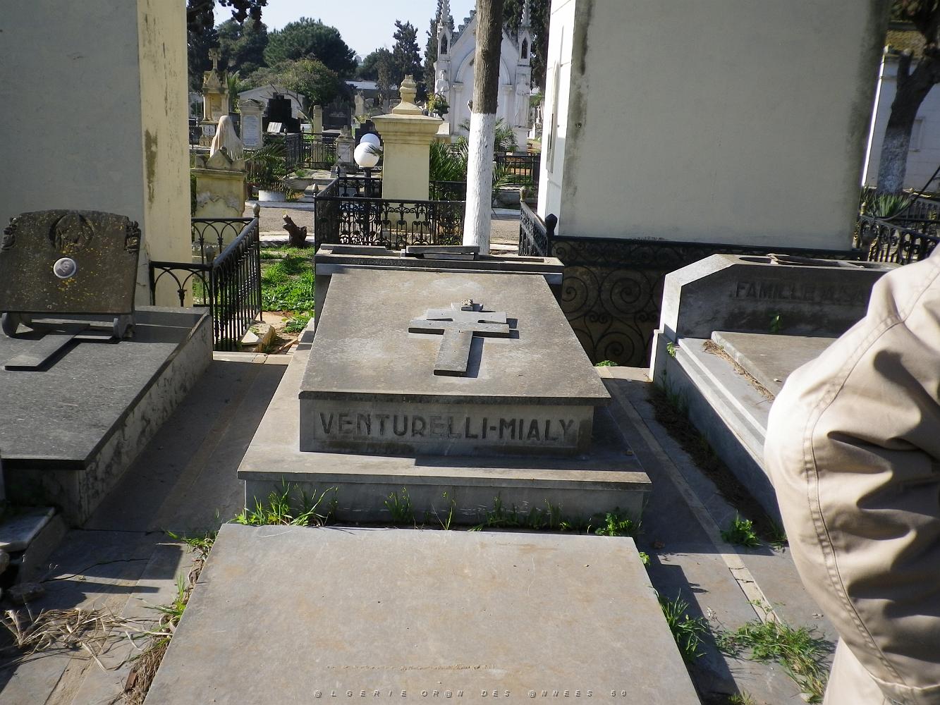 CIMETIERE DE TAMAZOUHET D ORAN EN MARS 2012  (11).JPG